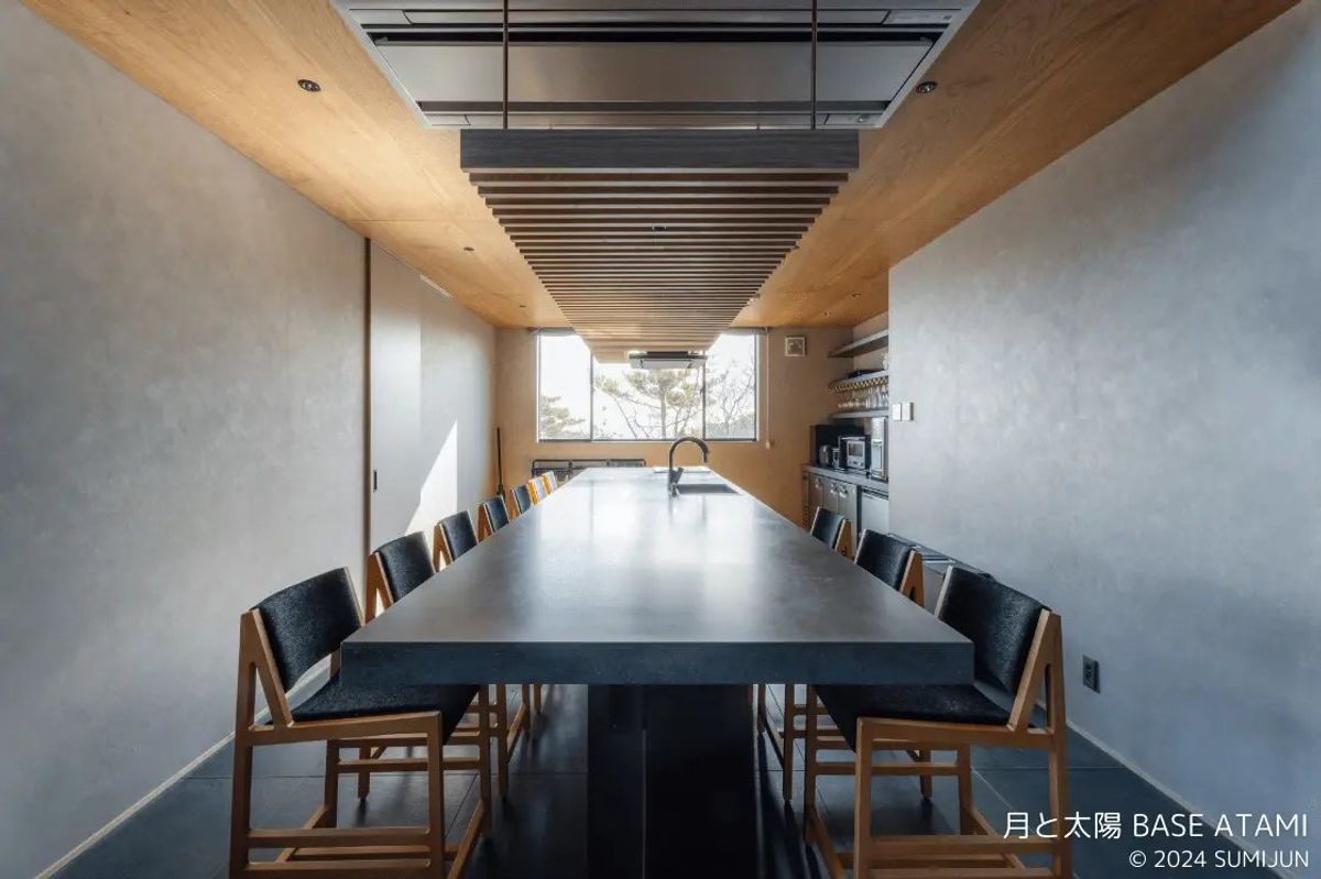 A stylish dining kitchen. You can prepare your meal times during your stay using our cooking utensils and dishes.