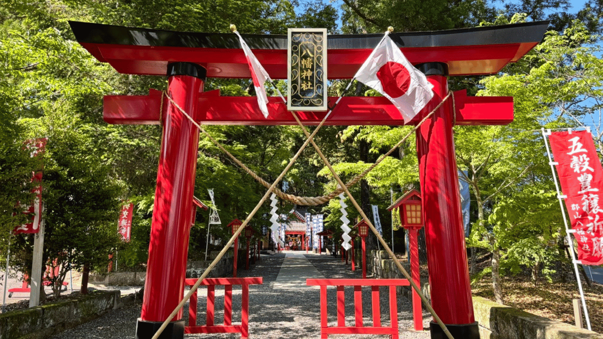 鹿児島の Hidden Gems: 日本焼酎の神社「郡山八幡神社」