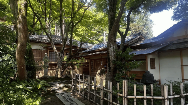石川県・山中温泉「加賀依緑園」