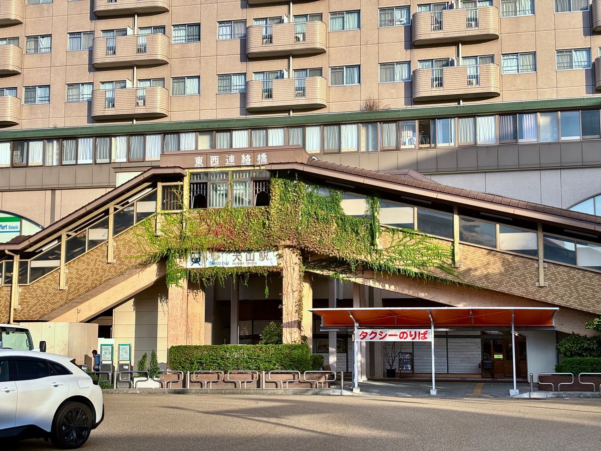 名鉄犬山駅の西口とタクシー乗り場